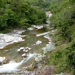 度假居 The River House